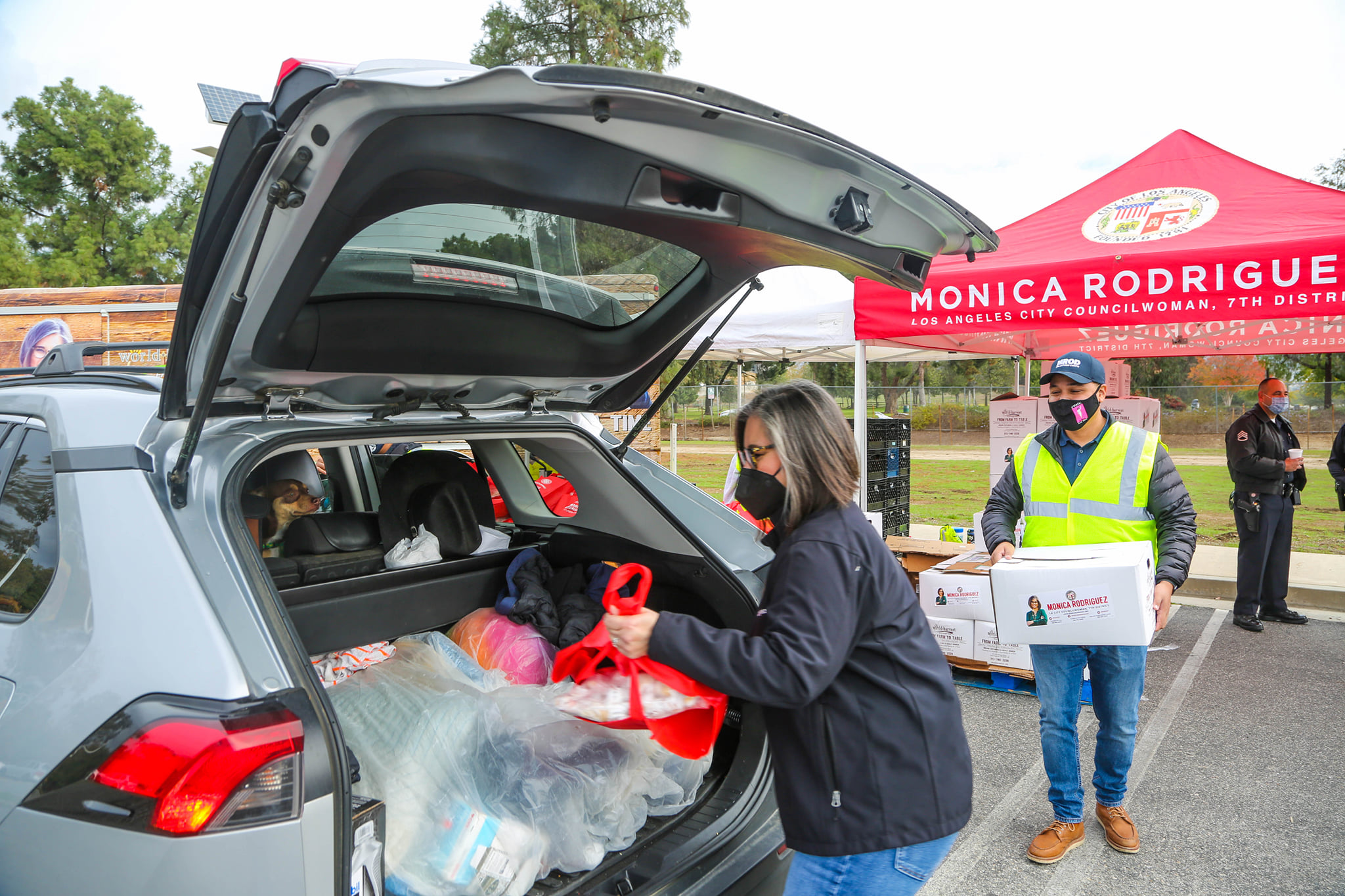 Distributed 1,000 Food Boxes