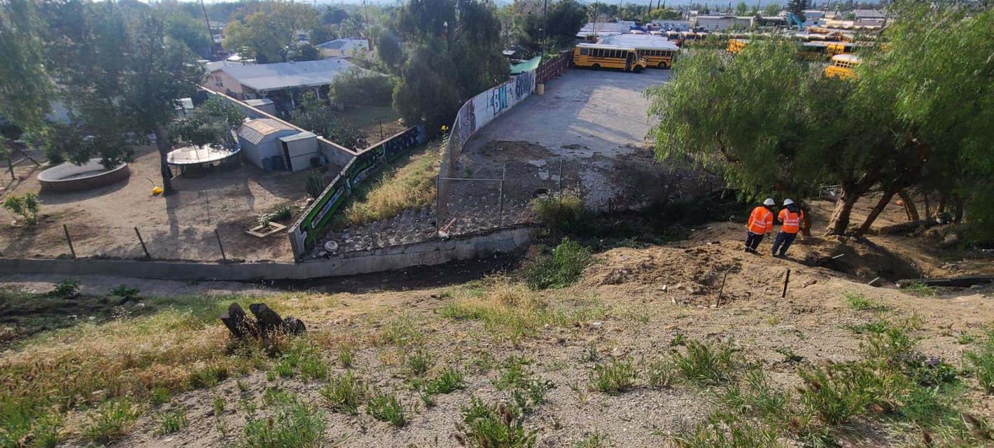 Caltrans District 7 Conducted a Clean Up at the I-118 WB Freeway